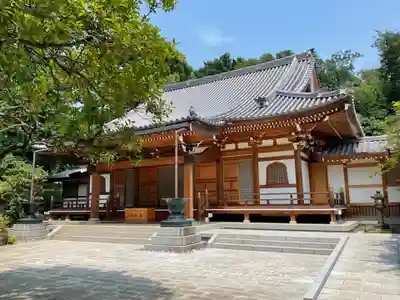 建功寺の本殿・本堂