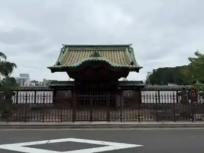 寛永寺(根本中堂)の{uncategorized: "未分類", other: "その他", undefined: "問題あり", building: "その他建物", grave: "お墓", sacred_gate: "鳥居", guardian: "狛犬", statue: "像", buddha: "仏像", history: "歴史", nature: "自然", garden: "庭園", animal: "動物", pagoda: "塔", temizu: "手水舎", mountain_gate: "山門・神門", sanctuary: "本殿・本堂", subordinate: "末社・摂社", art: "芸術", scenery: "景色", jizo: "地蔵", ema: "絵馬", goshuin: "御朱印", omikuji: "おみくじ", items: "授与品その他", amulet: "お守り", goshuincho: "御朱印帳", eats: "食事", festival: "お祭り", votive_dance: "神楽", shichigosan: "七五三参", wedding: "結婚式", experience: "体験その他", initially: "初詣", around: "周辺", anti_infection: "感染症対策"}