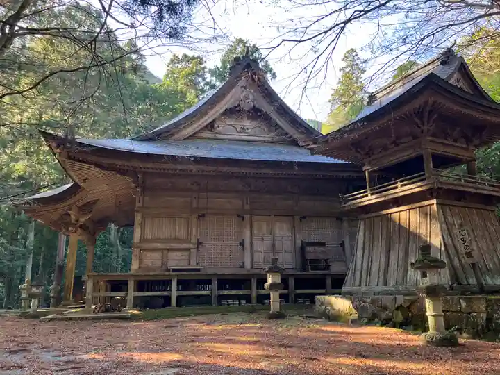 瑠璃寺の本殿・本堂