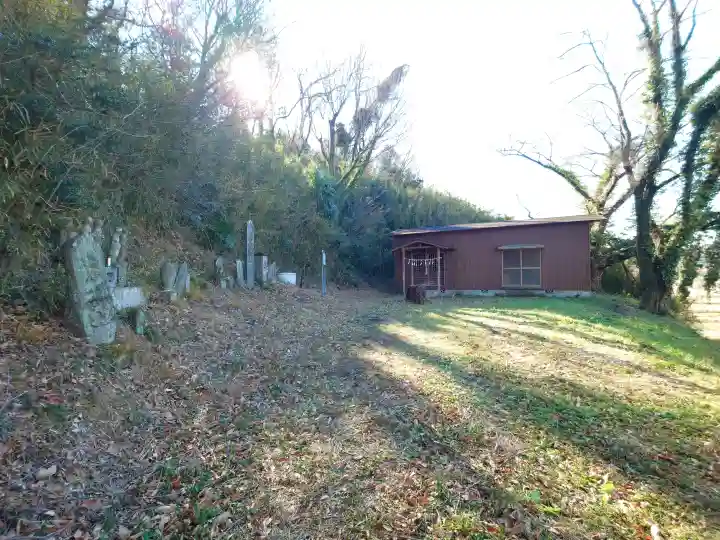 日影堂の{uncategorized: "未分類", other: "その他", undefined: "問題あり", building: "その他建物", grave: "お墓", sacred_gate: "鳥居", guardian: "狛犬", statue: "像", buddha: "仏像", history: "歴史", nature: "自然", garden: "庭園", animal: "動物", pagoda: "塔", temizu: "手水舎", mountain_gate: "山門・神門", sanctuary: "本殿・本堂", subordinate: "末社・摂社", art: "芸術", scenery: "景色", jizo: "地蔵", ema: "絵馬", goshuin: "御朱印", omikuji: "おみくじ", items: "授与品その他", amulet: "お守り", goshuincho: "御朱印帳", eats: "食事", festival: "お祭り", votive_dance: "神楽", shichigosan: "七五三参", wedding: "結婚式", experience: "体験その他", initially: "初詣", around: "周辺", anti_infection: "感染症対策"}