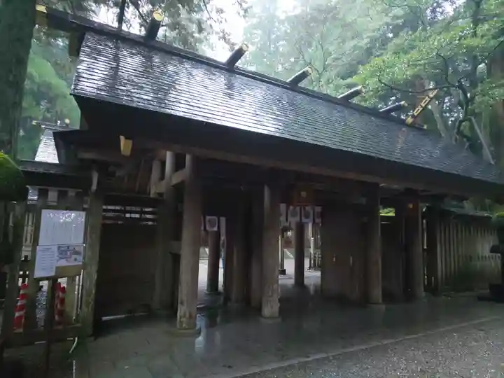 天岩戸神社の山門・神門