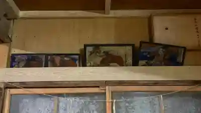 三好八幡神社の{uncategorized: "未分類", other: "その他", undefined: "問題あり", building: "その他建物", grave: "お墓", sacred_gate: "鳥居", guardian: "狛犬", statue: "像", buddha: "仏像", history: "歴史", nature: "自然", garden: "庭園", animal: "動物", pagoda: "塔", temizu: "手水舎", mountain_gate: "山門・神門", sanctuary: "本殿・本堂", subordinate: "末社・摂社", art: "芸術", scenery: "景色", jizo: "地蔵", ema: "絵馬", goshuin: "御朱印", omikuji: "おみくじ", items: "授与品その他", amulet: "お守り", goshuincho: "御朱印帳", eats: "食事", festival: "お祭り", votive_dance: "神楽", shichigosan: "七五三参", wedding: "結婚式", experience: "体験その他", initially: "初詣", around: "周辺", anti_infection: "感染症対策"}