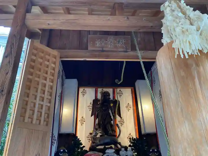 秋葉神社(川越熊野神社境内)の{uncategorized: "未分類", other: "その他", undefined: "問題あり", building: "その他建物", grave: "お墓", sacred_gate: "鳥居", guardian: "狛犬", statue: "像", buddha: "仏像", history: "歴史", nature: "自然", garden: "庭園", animal: "動物", pagoda: "塔", temizu: "手水舎", mountain_gate: "山門・神門", sanctuary: "本殿・本堂", subordinate: "末社・摂社", art: "芸術", scenery: "景色", jizo: "地蔵", ema: "絵馬", goshuin: "御朱印", omikuji: "おみくじ", items: "授与品その他", amulet: "お守り", goshuincho: "御朱印帳", eats: "食事", festival: "お祭り", votive_dance: "神楽", shichigosan: "七五三参", wedding: "結婚式", experience: "体験その他", initially: "初詣", around: "周辺", anti_infection: "感染症対策"}