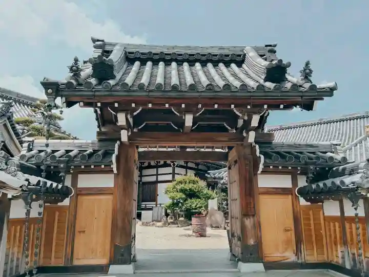 神通寺の{uncategorized: "未分類", other: "その他", undefined: "問題あり", building: "その他建物", grave: "お墓", sacred_gate: "鳥居", guardian: "狛犬", statue: "像", buddha: "仏像", history: "歴史", nature: "自然", garden: "庭園", animal: "動物", pagoda: "塔", temizu: "手水舎", mountain_gate: "山門・神門", sanctuary: "本殿・本堂", subordinate: "末社・摂社", art: "芸術", scenery: "景色", jizo: "地蔵", ema: "絵馬", goshuin: "御朱印", omikuji: "おみくじ", items: "授与品その他", amulet: "お守り", goshuincho: "御朱印帳", eats: "食事", festival: "お祭り", votive_dance: "神楽", shichigosan: "七五三参", wedding: "結婚式", experience: "体験その他", initially: "初詣", around: "周辺", anti_infection: "感染症対策"}