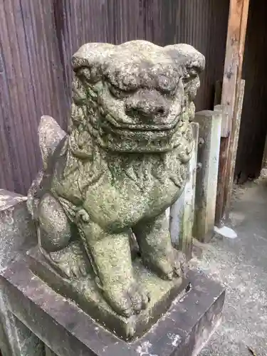 秋葉神社の狛犬