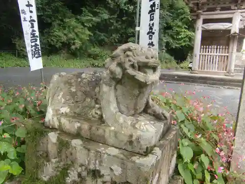 甘南美寺の狛犬