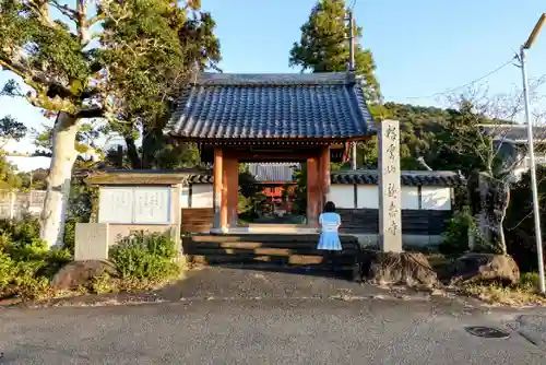 龍泰寺の山門