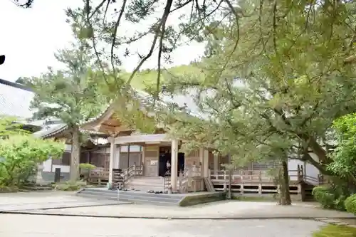 龍国寺の本殿・本堂