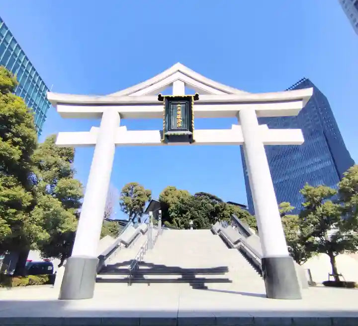 日枝神社の{uncategorized: "未分類", other: "その他", undefined: "問題あり", building: "その他建物", grave: "お墓", sacred_gate: "鳥居", guardian: "狛犬", statue: "像", buddha: "仏像", history: "歴史", nature: "自然", garden: "庭園", animal: "動物", pagoda: "塔", temizu: "手水舎", mountain_gate: "山門・神門", sanctuary: "本殿・本堂", subordinate: "末社・摂社", art: "芸術", scenery: "景色", jizo: "地蔵", ema: "絵馬", goshuin: "御朱印", omikuji: "おみくじ", items: "授与品その他", amulet: "お守り", goshuincho: "御朱印帳", eats: "食事", festival: "お祭り", votive_dance: "神楽", shichigosan: "七五三参", wedding: "結婚式", experience: "体験その他", initially: "初詣", around: "周辺", anti_infection: "感染症対策"}