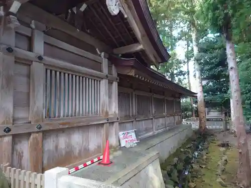 彌彦神社の建物その他