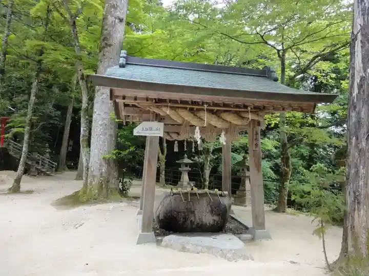 玉作湯神社の手水舎