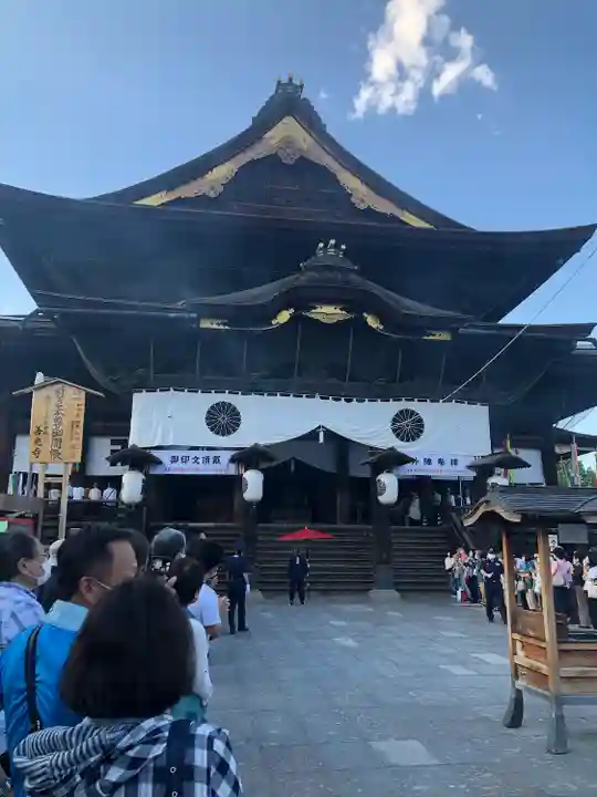 善光寺の本殿・本堂