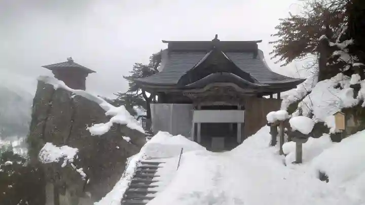 宝珠山 立石寺の{uncategorized: "未分類", other: "その他", undefined: "問題あり", building: "その他建物", grave: "お墓", sacred_gate: "鳥居", guardian: "狛犬", statue: "像", buddha: "仏像", history: "歴史", nature: "自然", garden: "庭園", animal: "動物", pagoda: "塔", temizu: "手水舎", mountain_gate: "山門・神門", sanctuary: "本殿・本堂", subordinate: "末社・摂社", art: "芸術", scenery: "景色", jizo: "地蔵", ema: "絵馬", goshuin: "御朱印", omikuji: "おみくじ", items: "授与品その他", amulet: "お守り", goshuincho: "御朱印帳", eats: "食事", festival: "お祭り", votive_dance: "神楽", shichigosan: "七五三参", wedding: "結婚式", experience: "体験その他", initially: "初詣", around: "周辺", anti_infection: "感染症対策"}