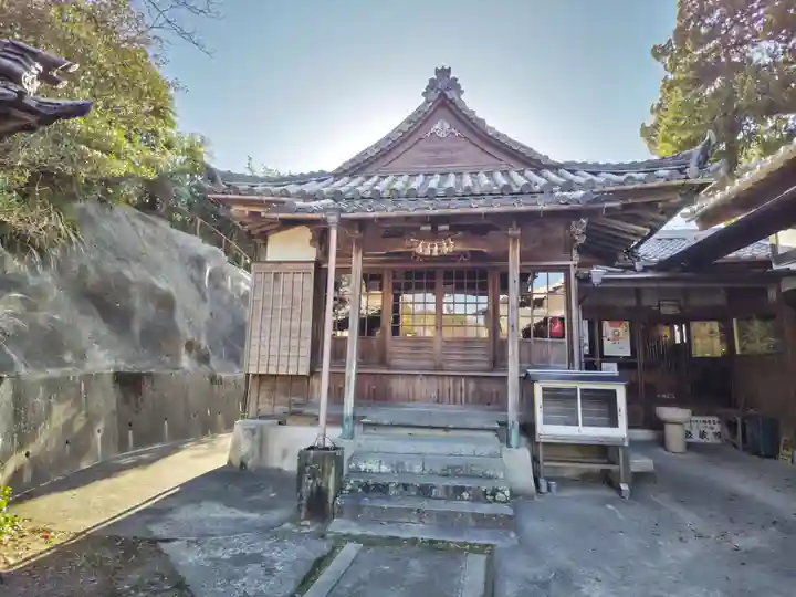 泉蔵院の本殿・本堂