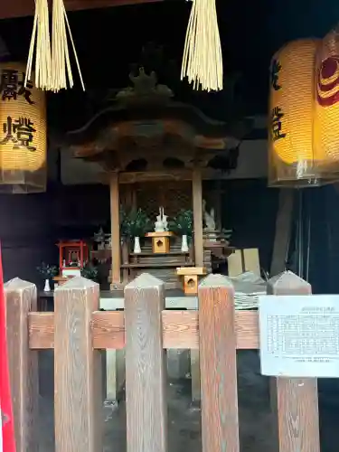 彦田稲荷神社の{uncategorized: "未分類", other: "その他", undefined: "問題あり", building: "その他建物", grave: "お墓", sacred_gate: "鳥居", guardian: "狛犬", statue: "像", buddha: "仏像", history: "歴史", nature: "自然", garden: "庭園", animal: "動物", pagoda: "塔", temizu: "手水舎", mountain_gate: "山門・神門", sanctuary: "本殿・本堂", subordinate: "末社・摂社", art: "芸術", scenery: "景色", jizo: "地蔵", ema: "絵馬", goshuin: "御朱印", omikuji: "おみくじ", items: "授与品その他", amulet: "お守り", goshuincho: "御朱印帳", eats: "食事", festival: "お祭り", votive_dance: "神楽", shichigosan: "七五三参", wedding: "結婚式", experience: "体験その他", initially: "初詣", around: "周辺", anti_infection: "感染症対策"}