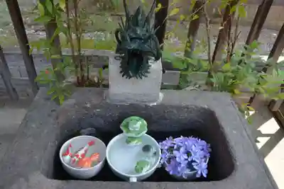 三光稲荷神社の手水舎