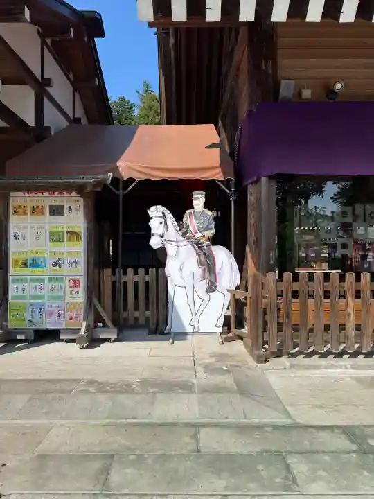 乃木神社の{uncategorized: "未分類", other: "その他", undefined: "問題あり", building: "その他建物", grave: "お墓", sacred_gate: "鳥居", guardian: "狛犬", statue: "像", buddha: "仏像", history: "歴史", nature: "自然", garden: "庭園", animal: "動物", pagoda: "塔", temizu: "手水舎", mountain_gate: "山門・神門", sanctuary: "本殿・本堂", subordinate: "末社・摂社", art: "芸術", scenery: "景色", jizo: "地蔵", ema: "絵馬", goshuin: "御朱印", omikuji: "おみくじ", items: "授与品その他", amulet: "お守り", goshuincho: "御朱印帳", eats: "食事", festival: "お祭り", votive_dance: "神楽", shichigosan: "七五三参", wedding: "結婚式", experience: "体験その他", initially: "初詣", around: "周辺", anti_infection: "感染症対策"}