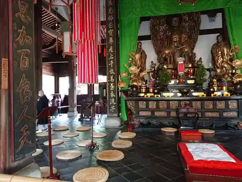 萬福寺の本殿・本堂