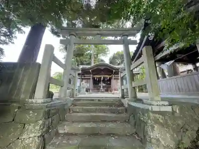 勝手神社の{uncategorized: "未分類", other: "その他", undefined: "問題あり", building: "その他建物", grave: "お墓", sacred_gate: "鳥居", guardian: "狛犬", statue: "像", buddha: "仏像", history: "歴史", nature: "自然", garden: "庭園", animal: "動物", pagoda: "塔", temizu: "手水舎", mountain_gate: "山門・神門", sanctuary: "本殿・本堂", subordinate: "末社・摂社", art: "芸術", scenery: "景色", jizo: "地蔵", ema: "絵馬", goshuin: "御朱印", omikuji: "おみくじ", items: "授与品その他", amulet: "お守り", goshuincho: "御朱印帳", eats: "食事", festival: "お祭り", votive_dance: "神楽", shichigosan: "七五三参", wedding: "結婚式", experience: "体験その他", initially: "初詣", around: "周辺", anti_infection: "感染症対策"}