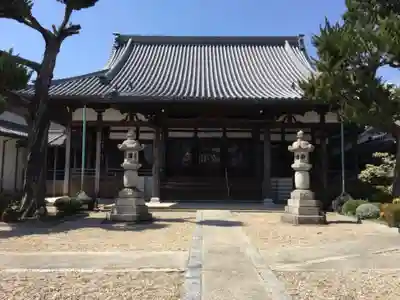 西蓮寺の本殿・本堂