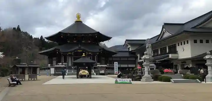 西方寺の本殿・本堂