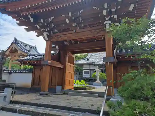 蓮華寺の山門・神門