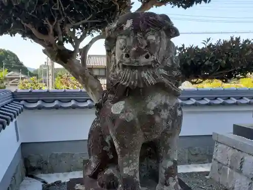 石見神社の狛犬