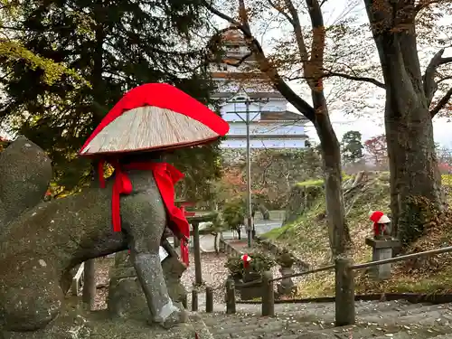 鶴ケ城稲荷神社の狛犬