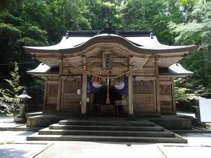 二上神社の本殿・本堂