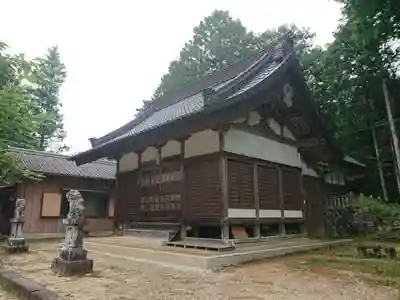 神明社の本殿