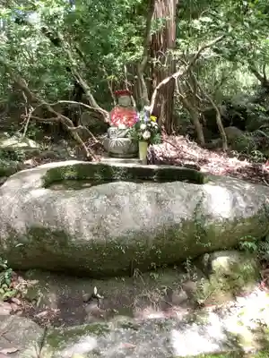 猿投神社山中観音堂の手水舎