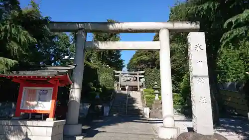 中野沼袋氷川神社の鳥居