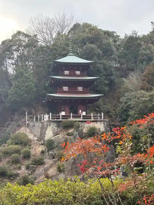 一の滝寺の{uncategorized: "未分類", other: "その他", undefined: "問題あり", building: "その他建物", grave: "お墓", sacred_gate: "鳥居", guardian: "狛犬", statue: "像", buddha: "仏像", history: "歴史", nature: "自然", garden: "庭園", animal: "動物", pagoda: "塔", temizu: "手水舎", mountain_gate: "山門・神門", sanctuary: "本殿・本堂", subordinate: "末社・摂社", art: "芸術", scenery: "景色", jizo: "地蔵", ema: "絵馬", goshuin: "御朱印", omikuji: "おみくじ", items: "授与品その他", amulet: "お守り", goshuincho: "御朱印帳", eats: "食事", festival: "お祭り", votive_dance: "神楽", shichigosan: "七五三参", wedding: "結婚式", experience: "体験その他", initially: "初詣", around: "周辺", anti_infection: "感染症対策"}