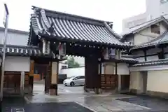 上徳寺の山門