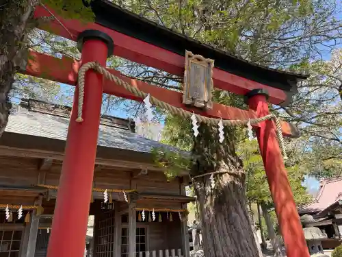 淺間神社（忍野八海）の{uncategorized: "未分類", other: "その他", undefined: "問題あり", building: "その他建物", grave: "お墓", sacred_gate: "鳥居", guardian: "狛犬", statue: "像", buddha: "仏像", history: "歴史", nature: "自然", garden: "庭園", animal: "動物", pagoda: "塔", temizu: "手水舎", mountain_gate: "山門・神門", sanctuary: "本殿・本堂", subordinate: "末社・摂社", art: "芸術", scenery: "景色", jizo: "地蔵", ema: "絵馬", goshuin: "御朱印", omikuji: "おみくじ", items: "授与品その他", amulet: "お守り", goshuincho: "御朱印帳", eats: "食事", festival: "お祭り", votive_dance: "神楽", shichigosan: "七五三参", wedding: "結婚式", experience: "体験その他", initially: "初詣", around: "周辺", anti_infection: "感染症対策"}