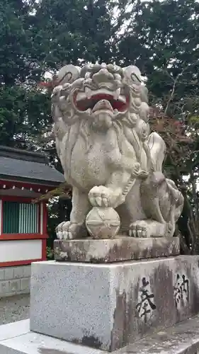 冨士御室浅間神社の狛犬