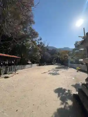 田中八幡神社の{uncategorized: "未分類", other: "その他", undefined: "問題あり", building: "その他建物", grave: "お墓", sacred_gate: "鳥居", guardian: "狛犬", statue: "像", buddha: "仏像", history: "歴史", nature: "自然", garden: "庭園", animal: "動物", pagoda: "塔", temizu: "手水舎", mountain_gate: "山門・神門", sanctuary: "本殿・本堂", subordinate: "末社・摂社", art: "芸術", scenery: "景色", jizo: "地蔵", ema: "絵馬", goshuin: "御朱印", omikuji: "おみくじ", items: "授与品その他", amulet: "お守り", goshuincho: "御朱印帳", eats: "食事", festival: "お祭り", votive_dance: "神楽", shichigosan: "七五三参", wedding: "結婚式", experience: "体験その他", initially: "初詣", around: "周辺", anti_infection: "感染症対策"}