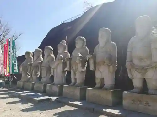 総本山　本福寺の像