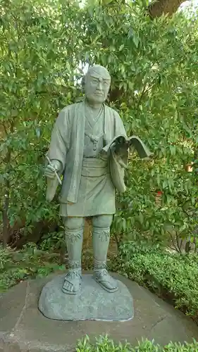 報徳二宮神社の像