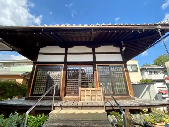 極楽寺の本殿・本堂