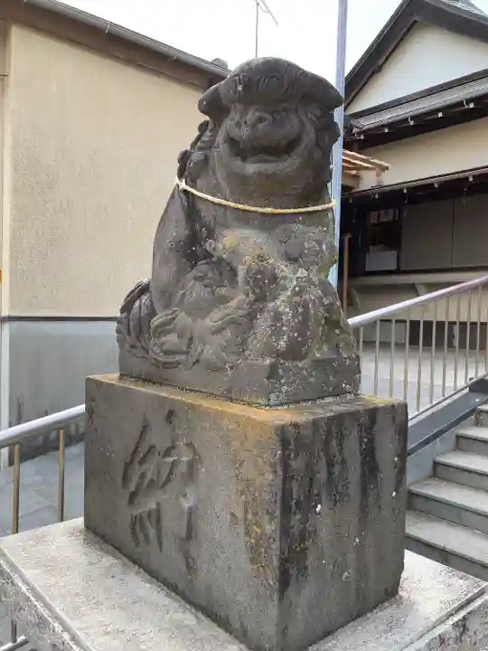 諏訪神社の狛犬