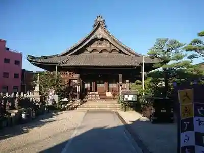 海徳寺の本殿