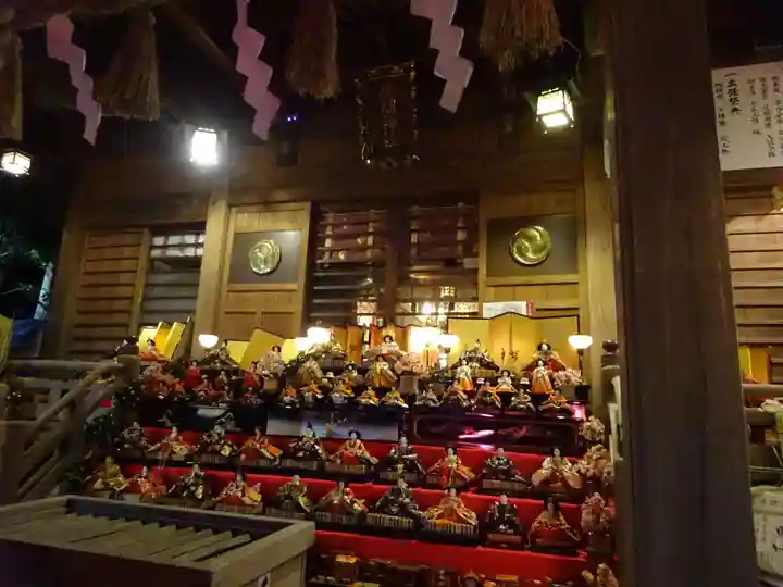 座間神社の本殿・本堂