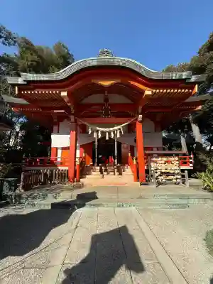自由が丘熊野神社の{uncategorized: "未分類", other: "その他", undefined: "問題あり", building: "その他建物", grave: "お墓", sacred_gate: "鳥居", guardian: "狛犬", statue: "像", buddha: "仏像", history: "歴史", nature: "自然", garden: "庭園", animal: "動物", pagoda: "塔", temizu: "手水舎", mountain_gate: "山門・神門", sanctuary: "本殿・本堂", subordinate: "末社・摂社", art: "芸術", scenery: "景色", jizo: "地蔵", ema: "絵馬", goshuin: "御朱印", omikuji: "おみくじ", items: "授与品その他", amulet: "お守り", goshuincho: "御朱印帳", eats: "食事", festival: "お祭り", votive_dance: "神楽", shichigosan: "七五三参", wedding: "結婚式", experience: "体験その他", initially: "初詣", around: "周辺", anti_infection: "感染症対策"}
