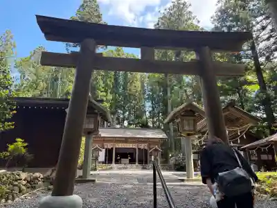 秋葉山本宮 秋葉神社 上社の{uncategorized: "未分類", other: "その他", undefined: "問題あり", building: "その他建物", grave: "お墓", sacred_gate: "鳥居", guardian: "狛犬", statue: "像", buddha: "仏像", history: "歴史", nature: "自然", garden: "庭園", animal: "動物", pagoda: "塔", temizu: "手水舎", mountain_gate: "山門・神門", sanctuary: "本殿・本堂", subordinate: "末社・摂社", art: "芸術", scenery: "景色", jizo: "地蔵", ema: "絵馬", goshuin: "御朱印", omikuji: "おみくじ", items: "授与品その他", amulet: "お守り", goshuincho: "御朱印帳", eats: "食事", festival: "お祭り", votive_dance: "神楽", shichigosan: "七五三参", wedding: "結婚式", experience: "体験その他", initially: "初詣", around: "周辺", anti_infection: "感染症対策"}