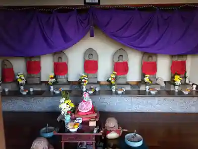 峠の地蔵さん（峠六地蔵尊）の地蔵