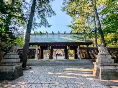 帯廣神社の山門・神門