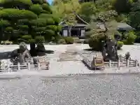 満月寺の{uncategorized: "未分類", other: "その他", undefined: "問題あり", building: "その他建物", grave: "お墓", sacred_gate: "鳥居", guardian: "狛犬", statue: "像", buddha: "仏像", history: "歴史", nature: "自然", garden: "庭園", animal: "動物", pagoda: "塔", temizu: "手水舎", mountain_gate: "山門・神門", sanctuary: "本殿・本堂", subordinate: "末社・摂社", art: "芸術", scenery: "景色", jizo: "地蔵", ema: "絵馬", goshuin: "御朱印", omikuji: "おみくじ", items: "授与品その他", amulet: "お守り", goshuincho: "御朱印帳", eats: "食事", festival: "お祭り", votive_dance: "神楽", shichigosan: "七五三参", wedding: "結婚式", experience: "体験その他", initially: "初詣", around: "周辺", anti_infection: "感染症対策"}