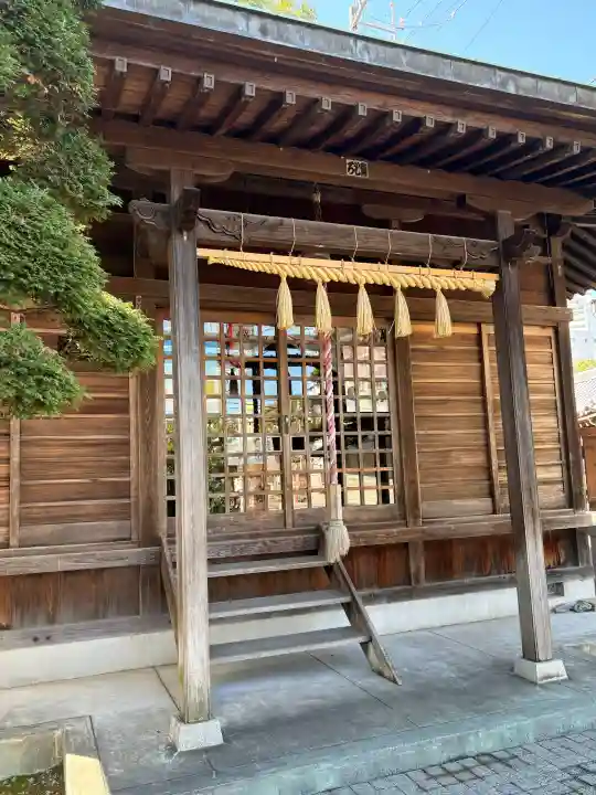 珠賀美神社の{uncategorized: "未分類", other: "その他", undefined: "問題あり", building: "その他建物", grave: "お墓", sacred_gate: "鳥居", guardian: "狛犬", statue: "像", buddha: "仏像", history: "歴史", nature: "自然", garden: "庭園", animal: "動物", pagoda: "塔", temizu: "手水舎", mountain_gate: "山門・神門", sanctuary: "本殿・本堂", subordinate: "末社・摂社", art: "芸術", scenery: "景色", jizo: "地蔵", ema: "絵馬", goshuin: "御朱印", omikuji: "おみくじ", items: "授与品その他", amulet: "お守り", goshuincho: "御朱印帳", eats: "食事", festival: "お祭り", votive_dance: "神楽", shichigosan: "七五三参", wedding: "結婚式", experience: "体験その他", initially: "初詣", around: "周辺", anti_infection: "感染症対策"}
