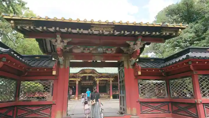 根津神社の山門・神門